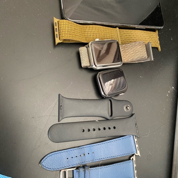 iPhone 11 Pro Apple Watch with 3 bands - Picture 2 of 2